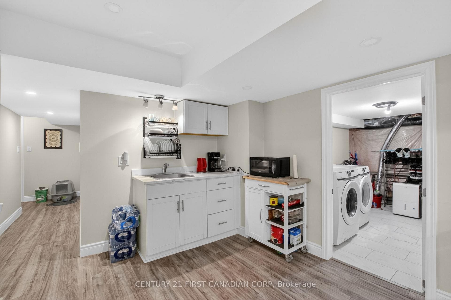 697 Killarney Road photo 27