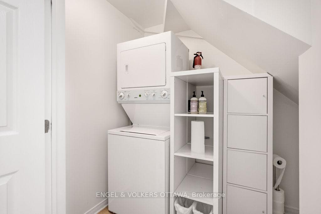 270 Espin Heights photo 24