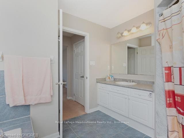 960 PHILBROOK Drive Unit Upper photo 26