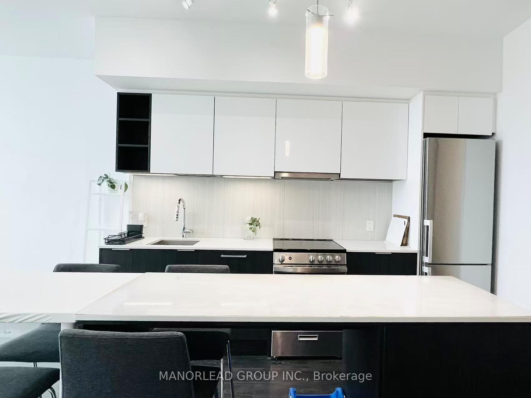 31 Tippett Road Unit 109 photo 5