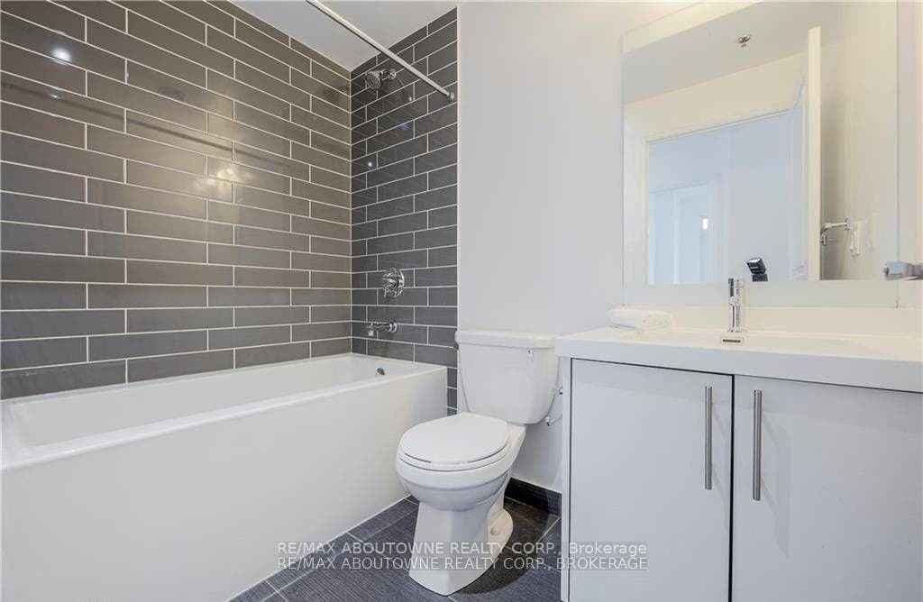 55 Speers Road Unit 1503 photo 9