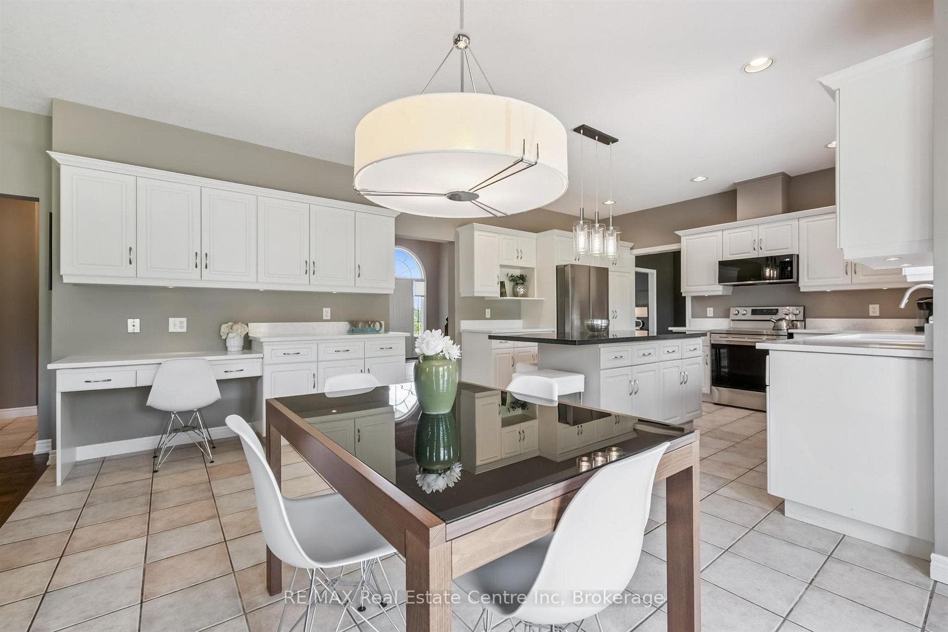 12 TELFER GLEN Street photo 14