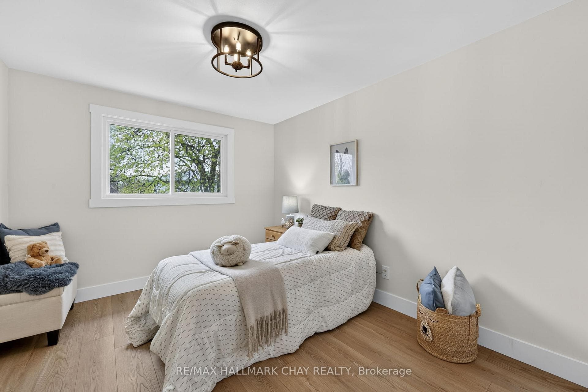 37 Stewart Avenue photo 22