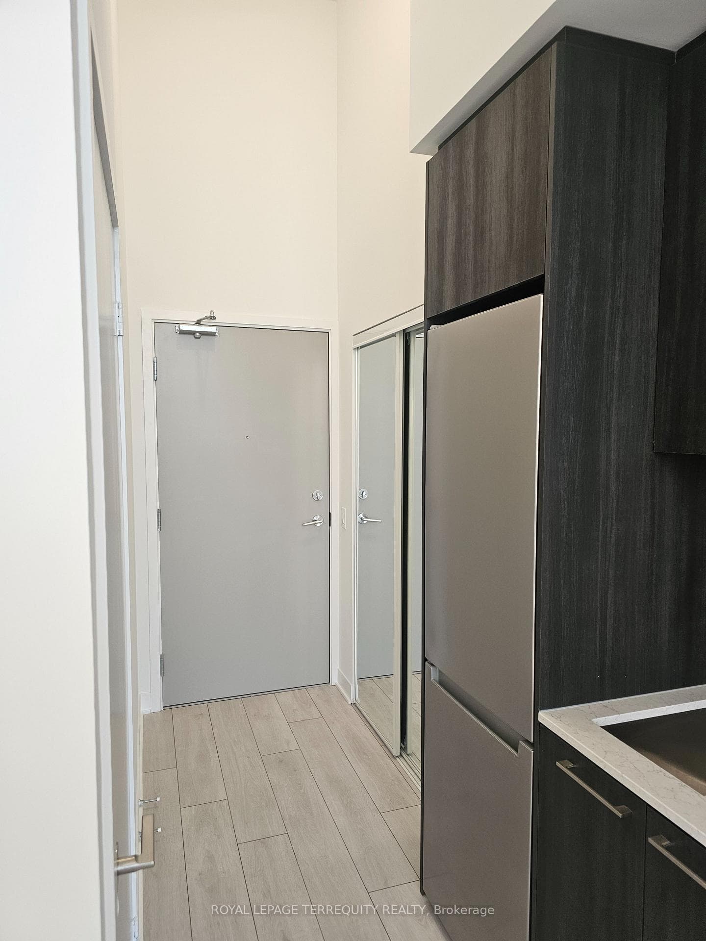 260 Malta Avenue Unit 802 photo 2