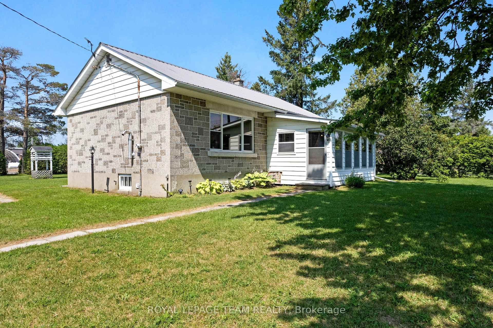 396 Townline Road photo 3