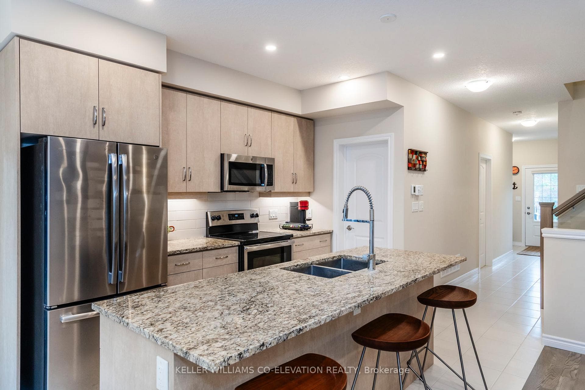 963 Wright Drive photo 6