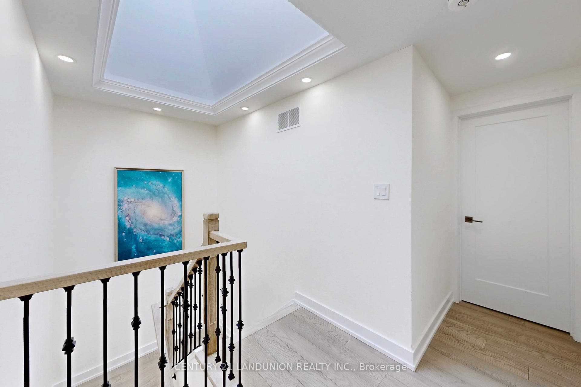 33 Moorehouse Drive photo 15