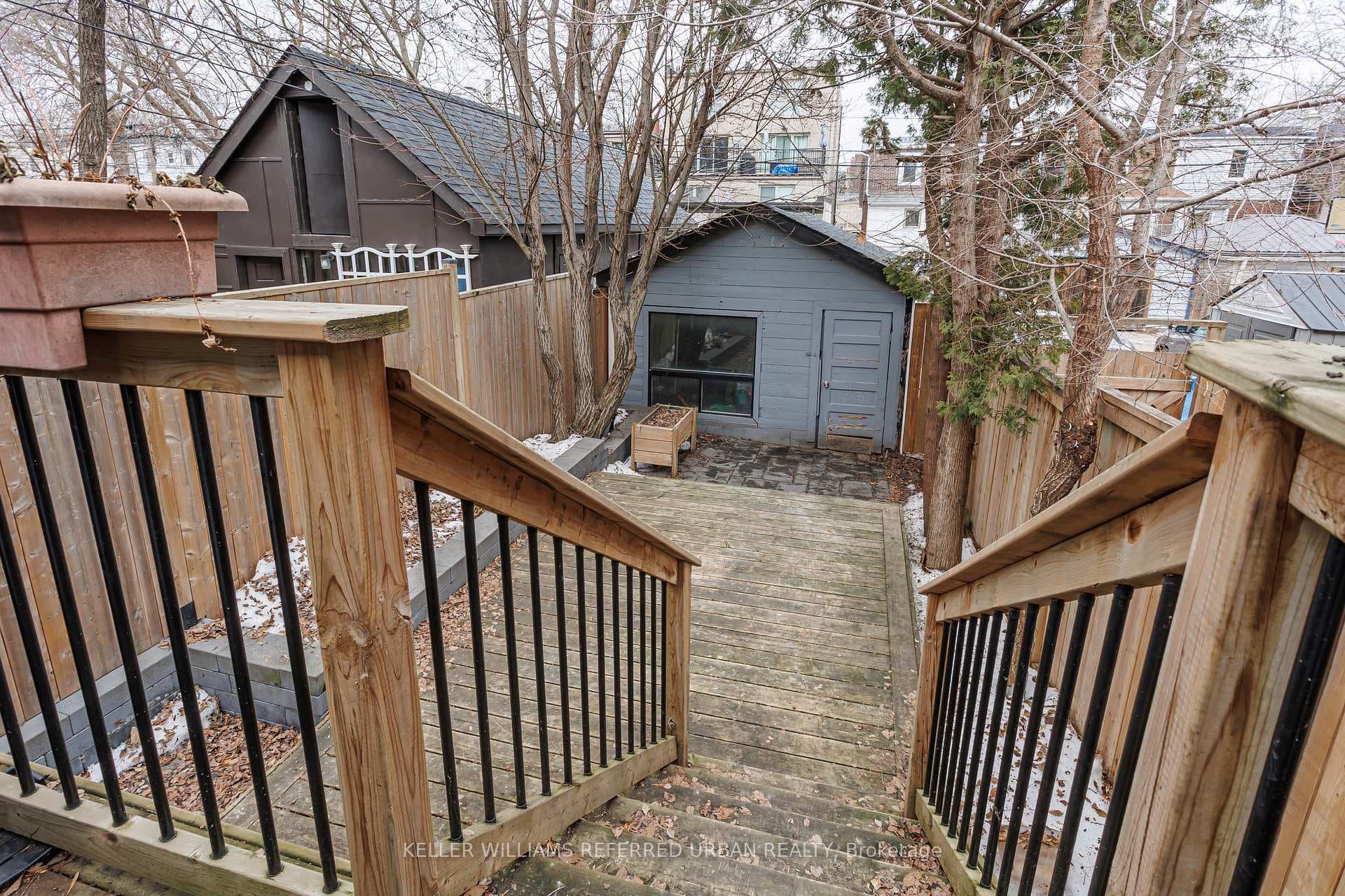 647 Rhodes Avenue photo 14