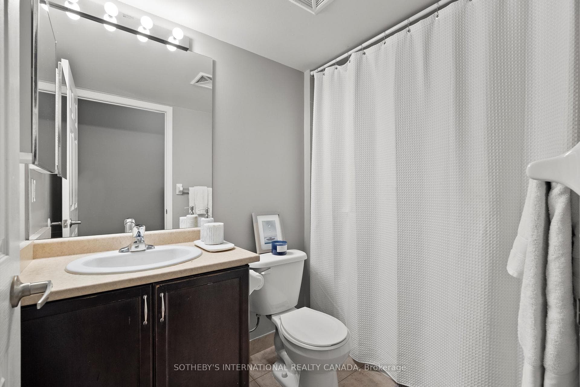 19 Grand Trunk Crescent Unit 707 photo 19