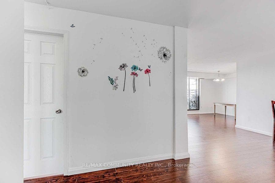 10 Stonehill Court Unit 1210 photo 4