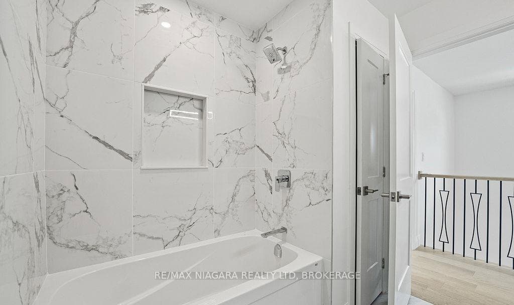 185A Rykert Street photo 9