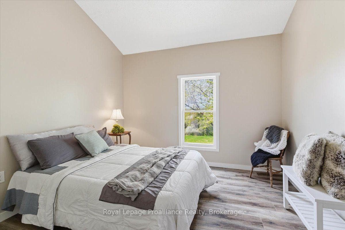 659 Moira Road photo 26