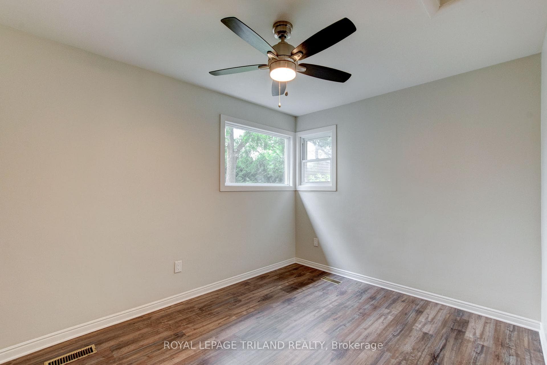 210 Emery Street photo 12