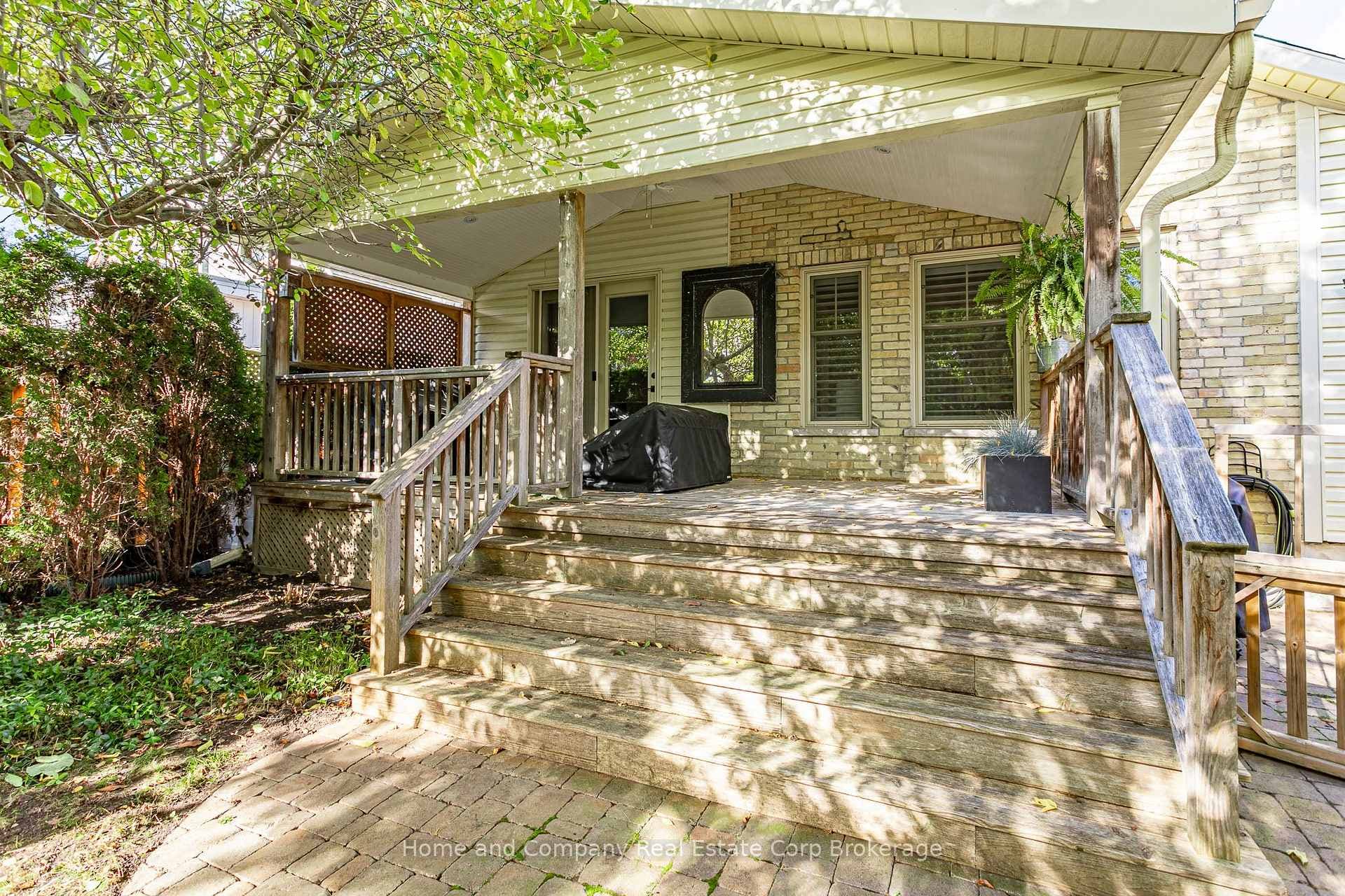185 ALBERT Street photo 5