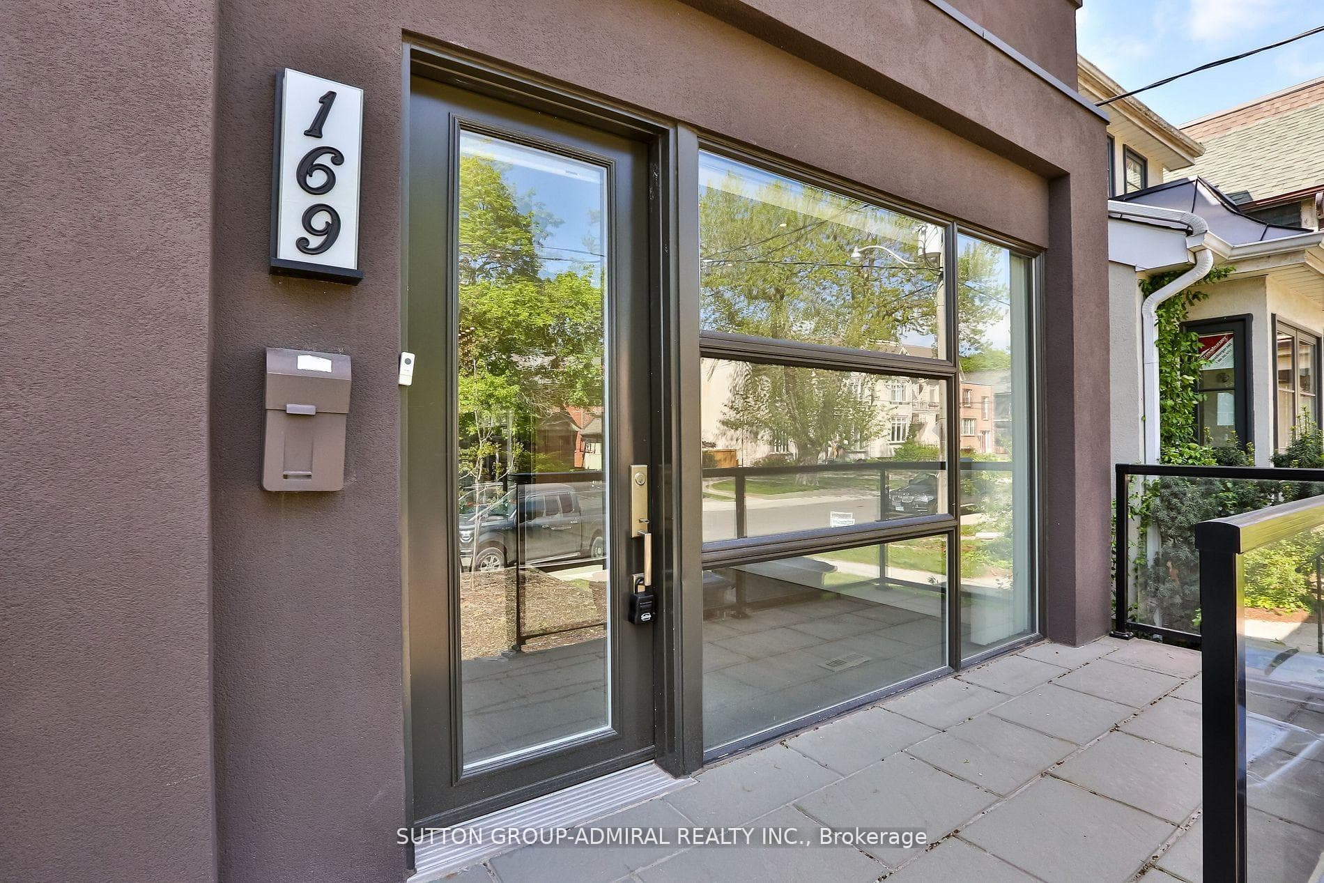 169 Woburn Avenue photo 5