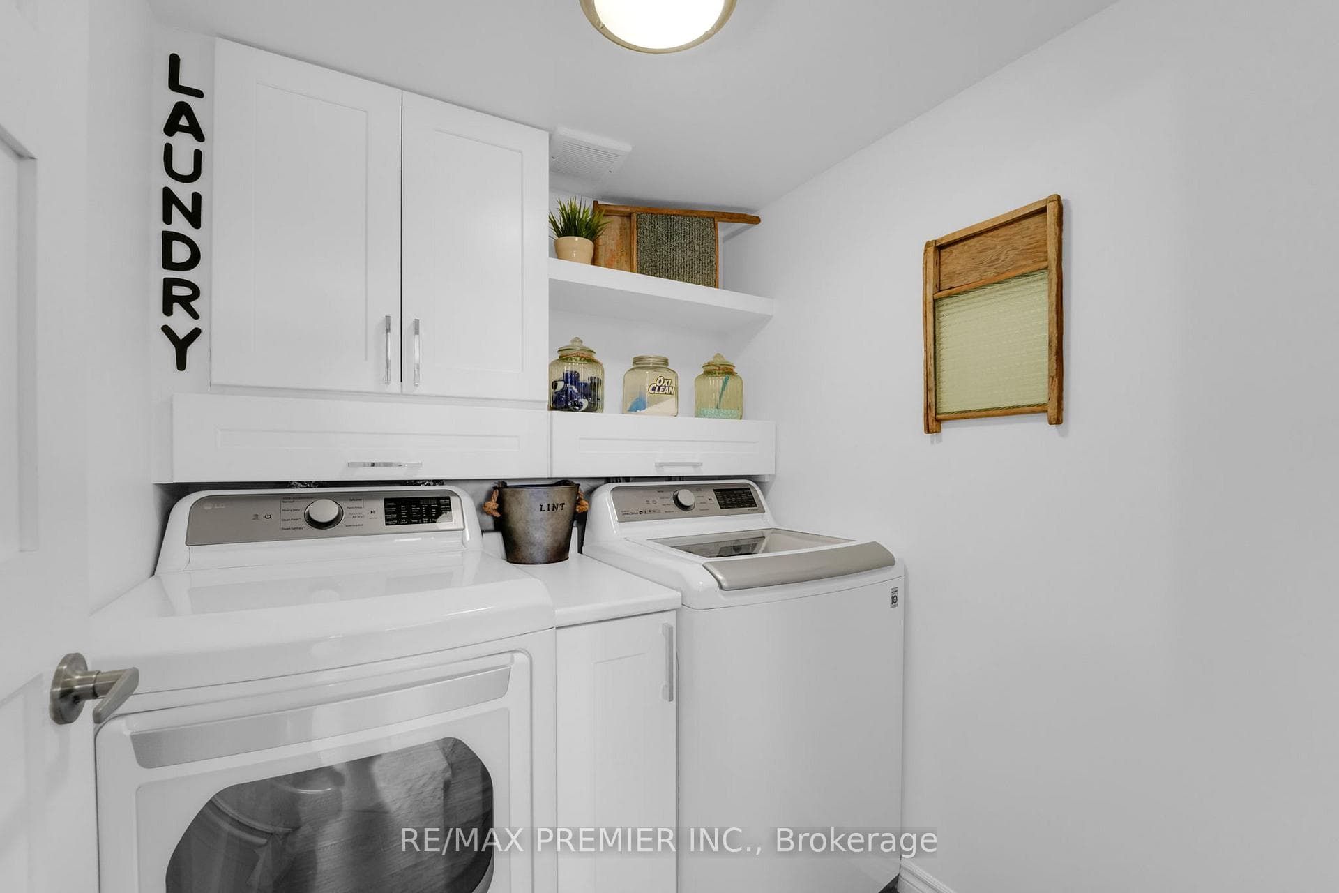 250 Scarlett Road Unit 904 photo 27