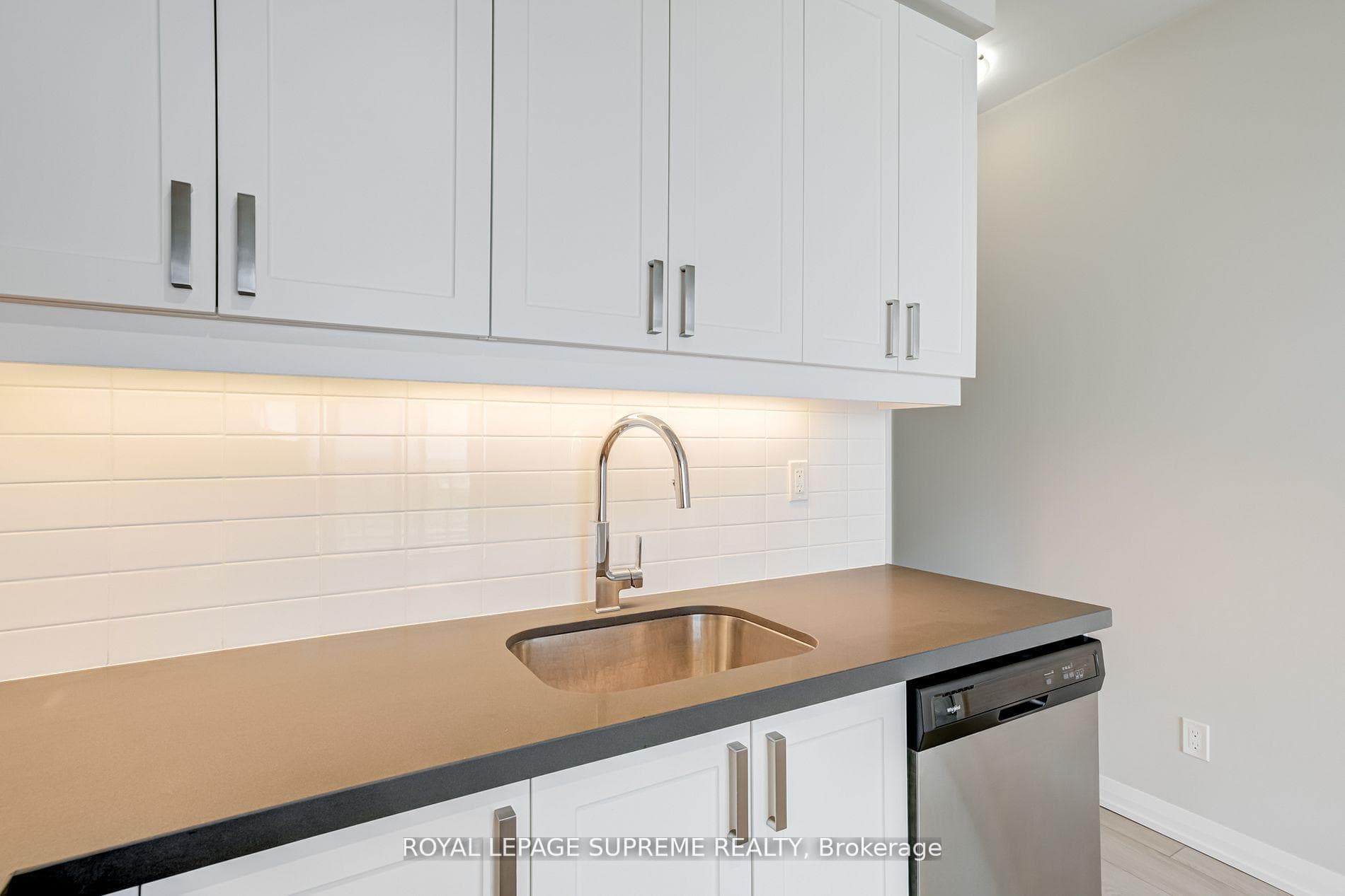 7895 Jane Street Unit PH16 photo 17