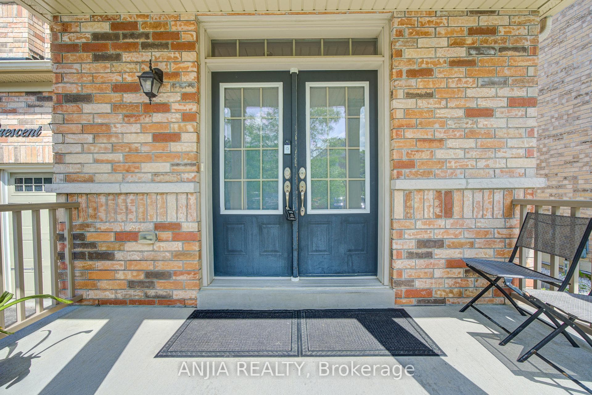 56 Stockell Crescent photo 5