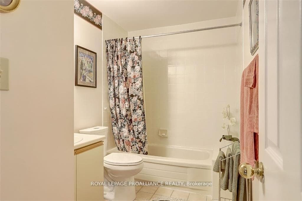 32 COUNTRY CLUB Place photo 21