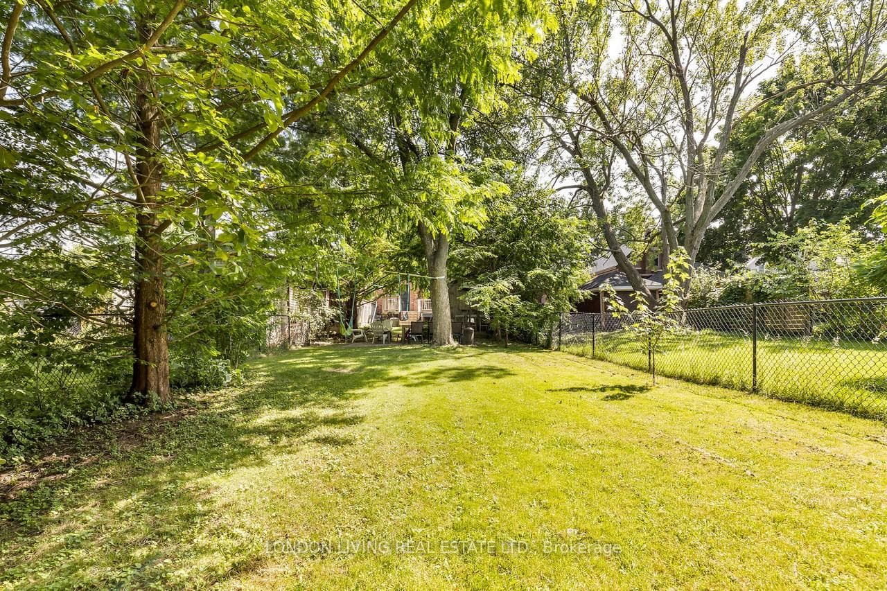 102 Emery Street photo 31