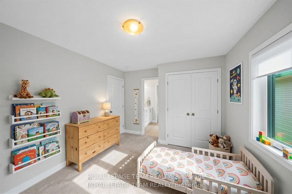 539 Honeylocust Avenue photo 34