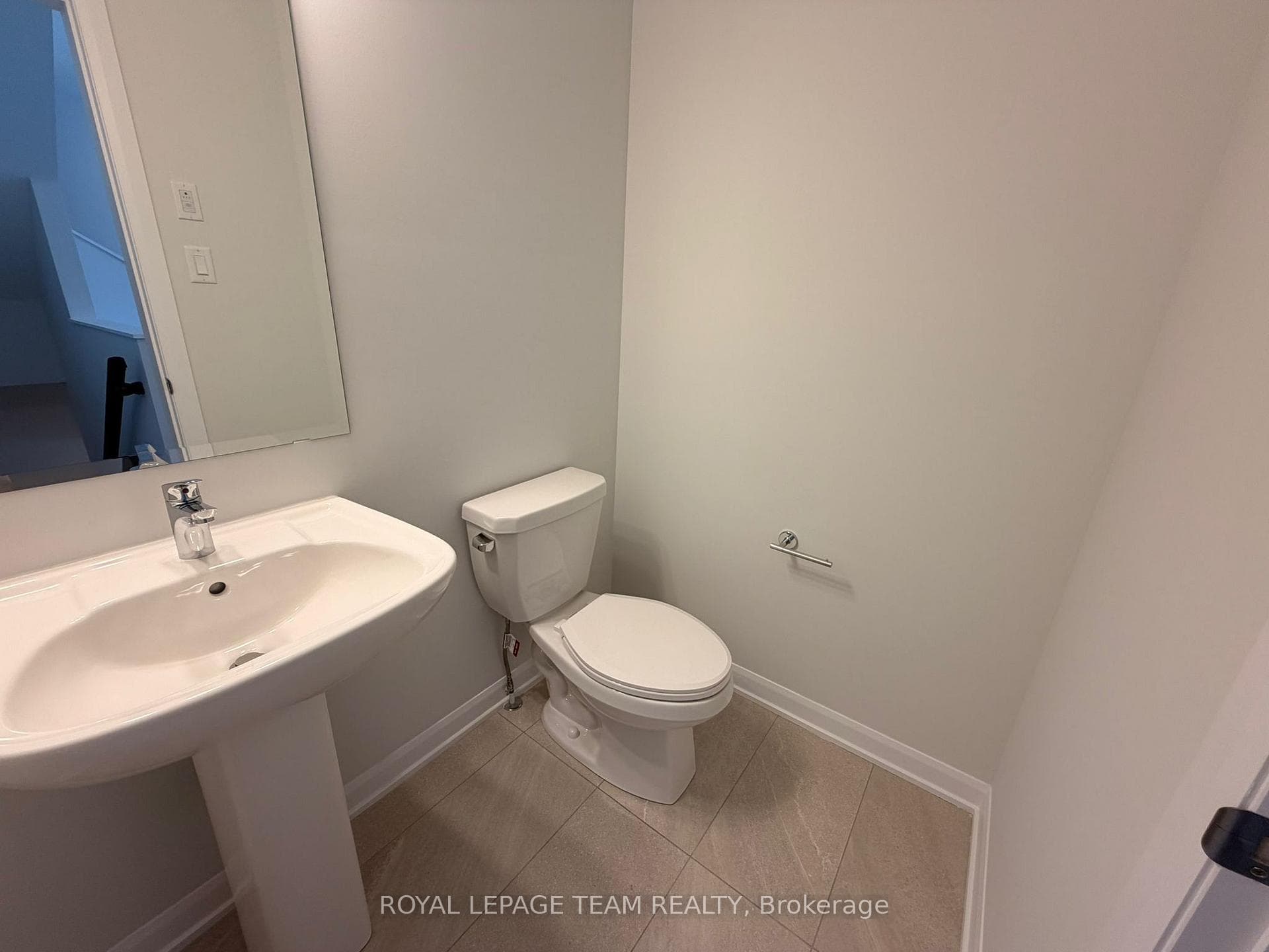 377 Bankside Way photo 7