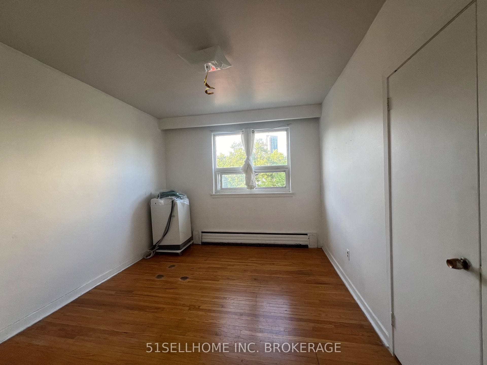 2310 Lakeshore Boulevard photo 32