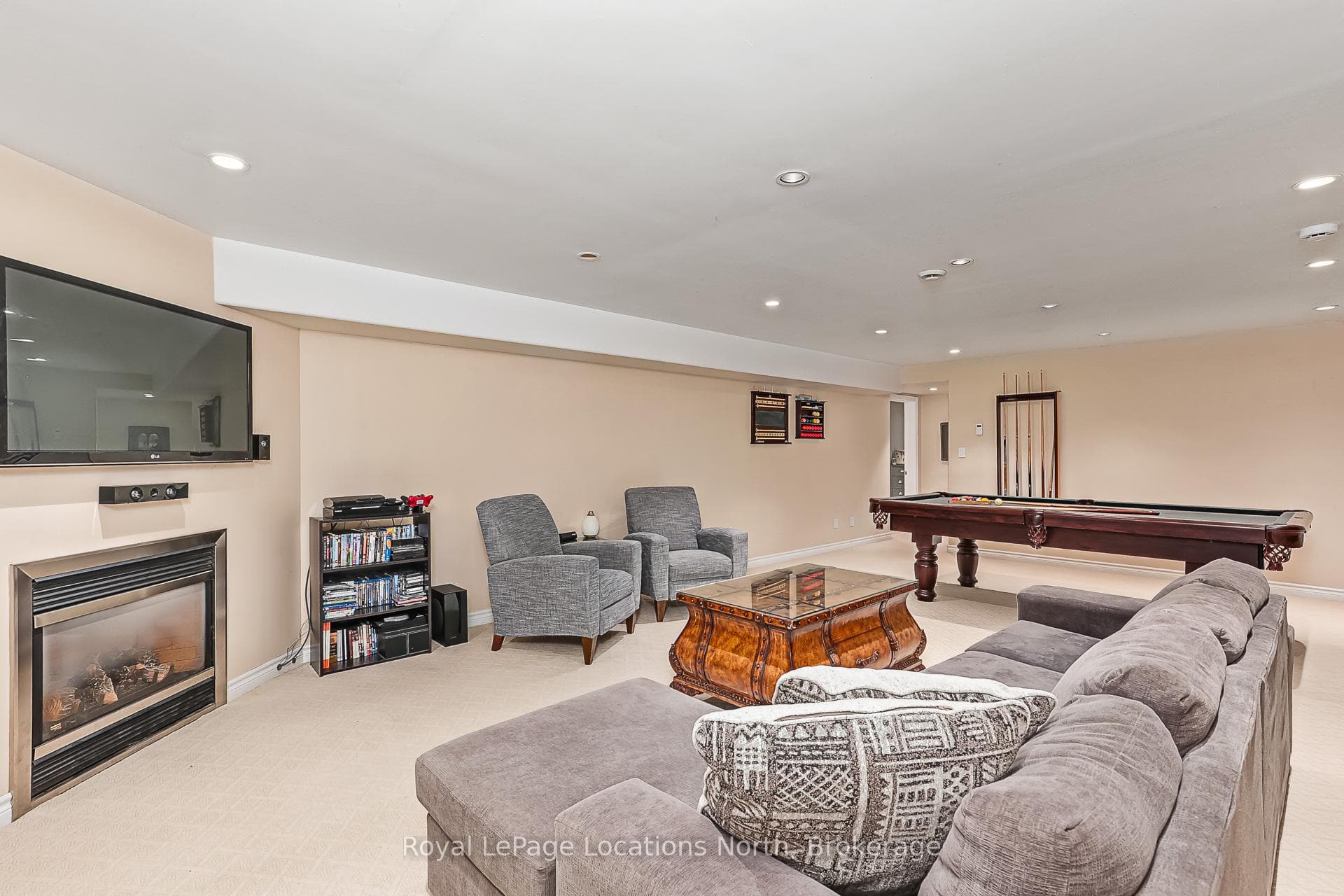 44 Blackburn Avenue photo 26