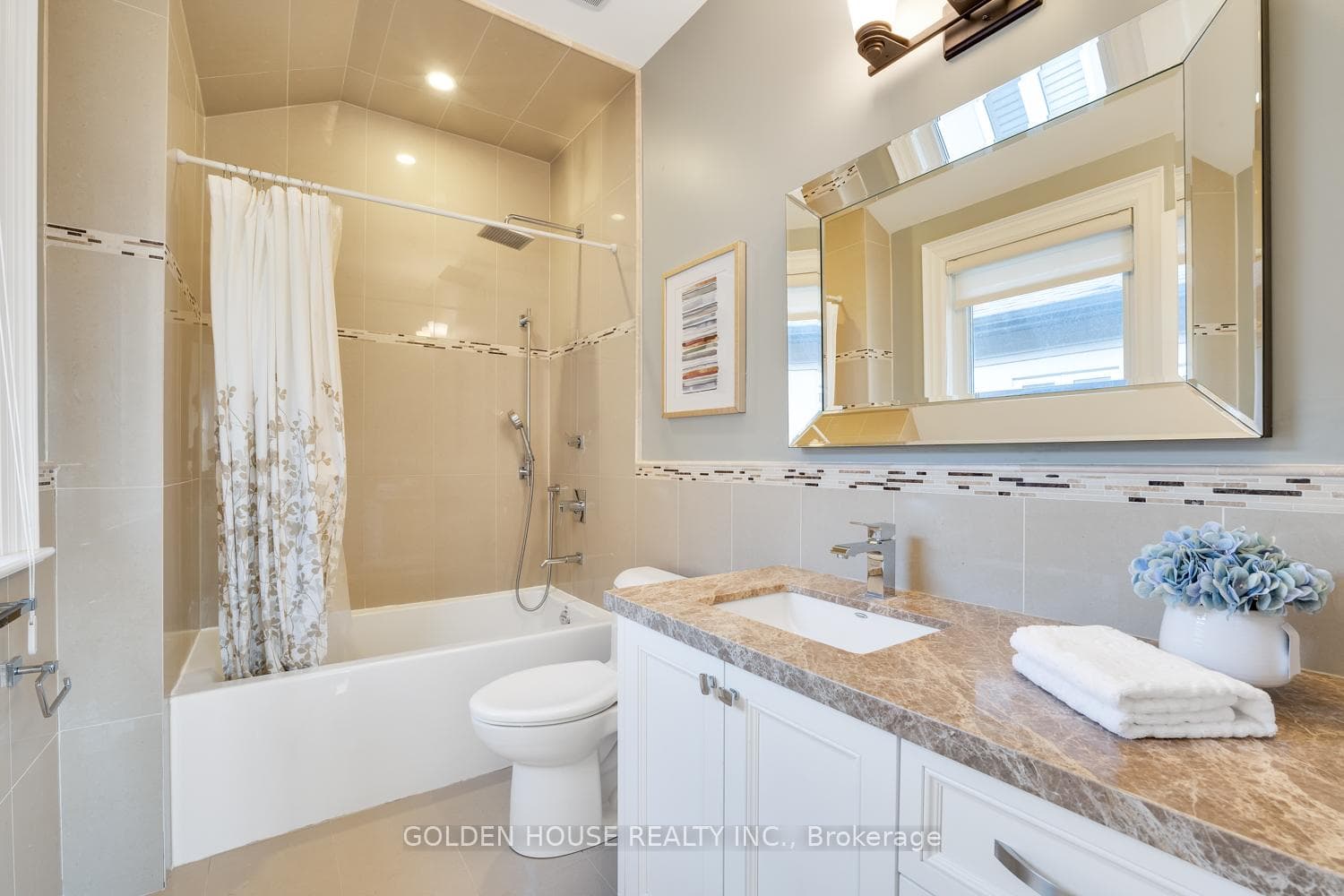 289 Pleasant Avenue photo 32