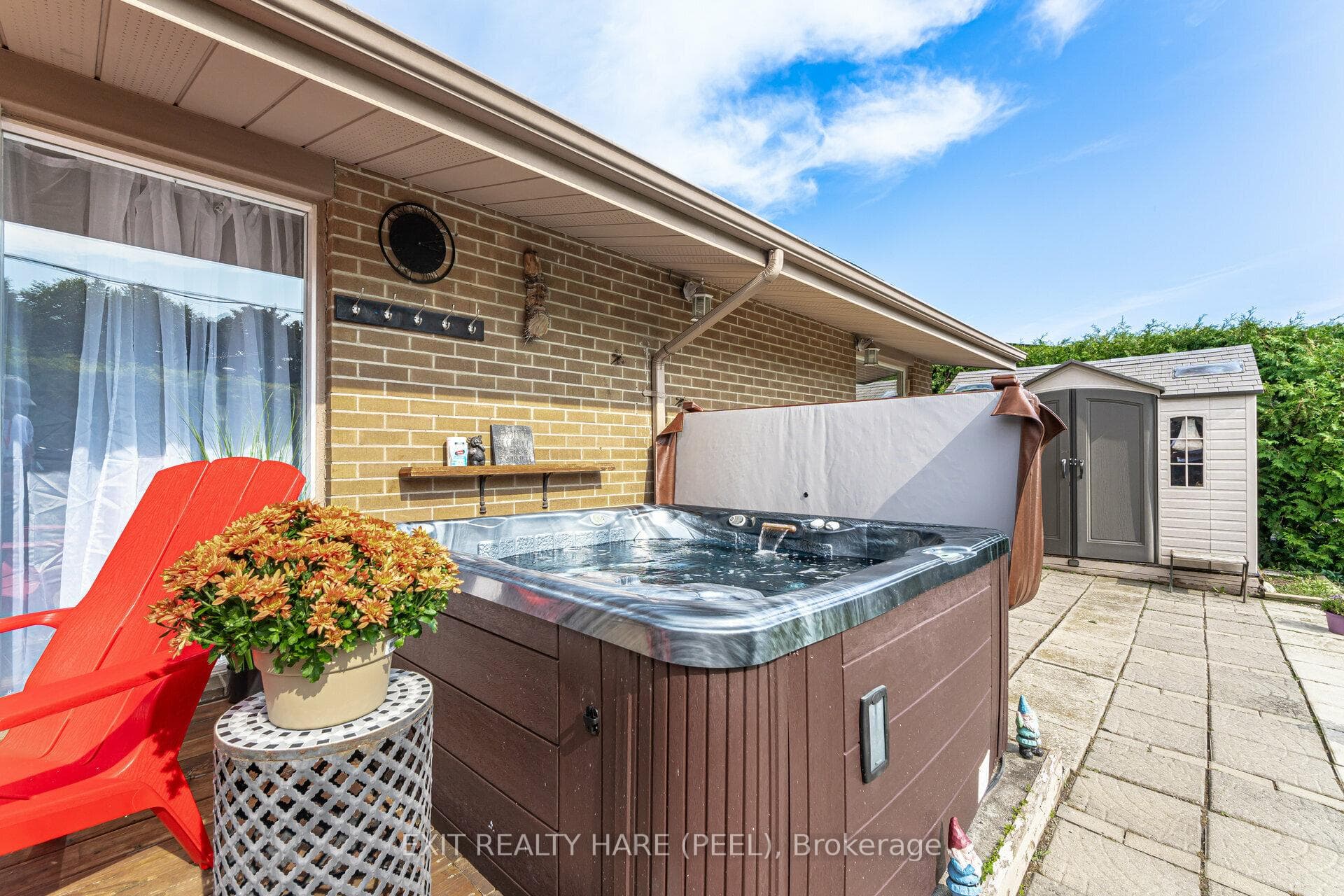 12 Oakley Boulevard photo 37