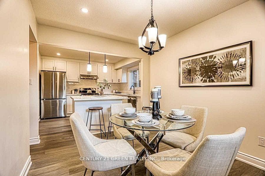 164 Gardiner Drive photo 4