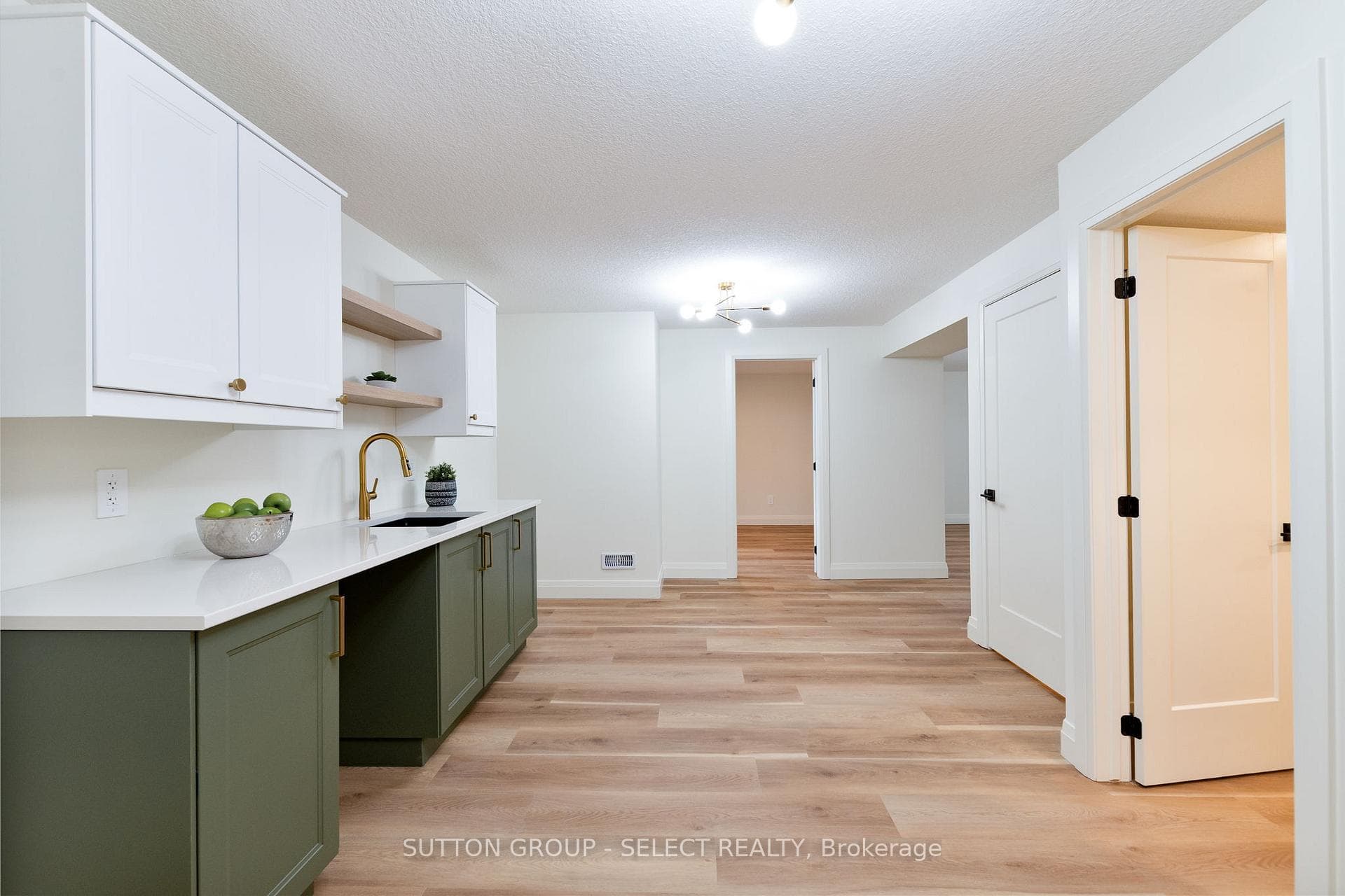 16 KELLY Drive photo 18