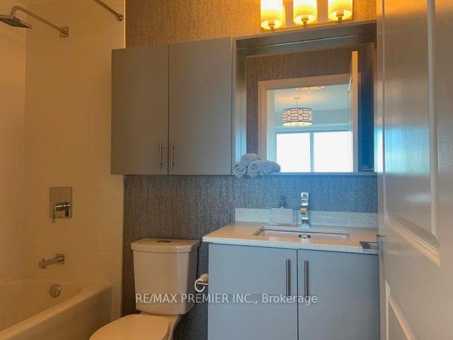 3700 Highway 7 Road Unit 2105 photo 13