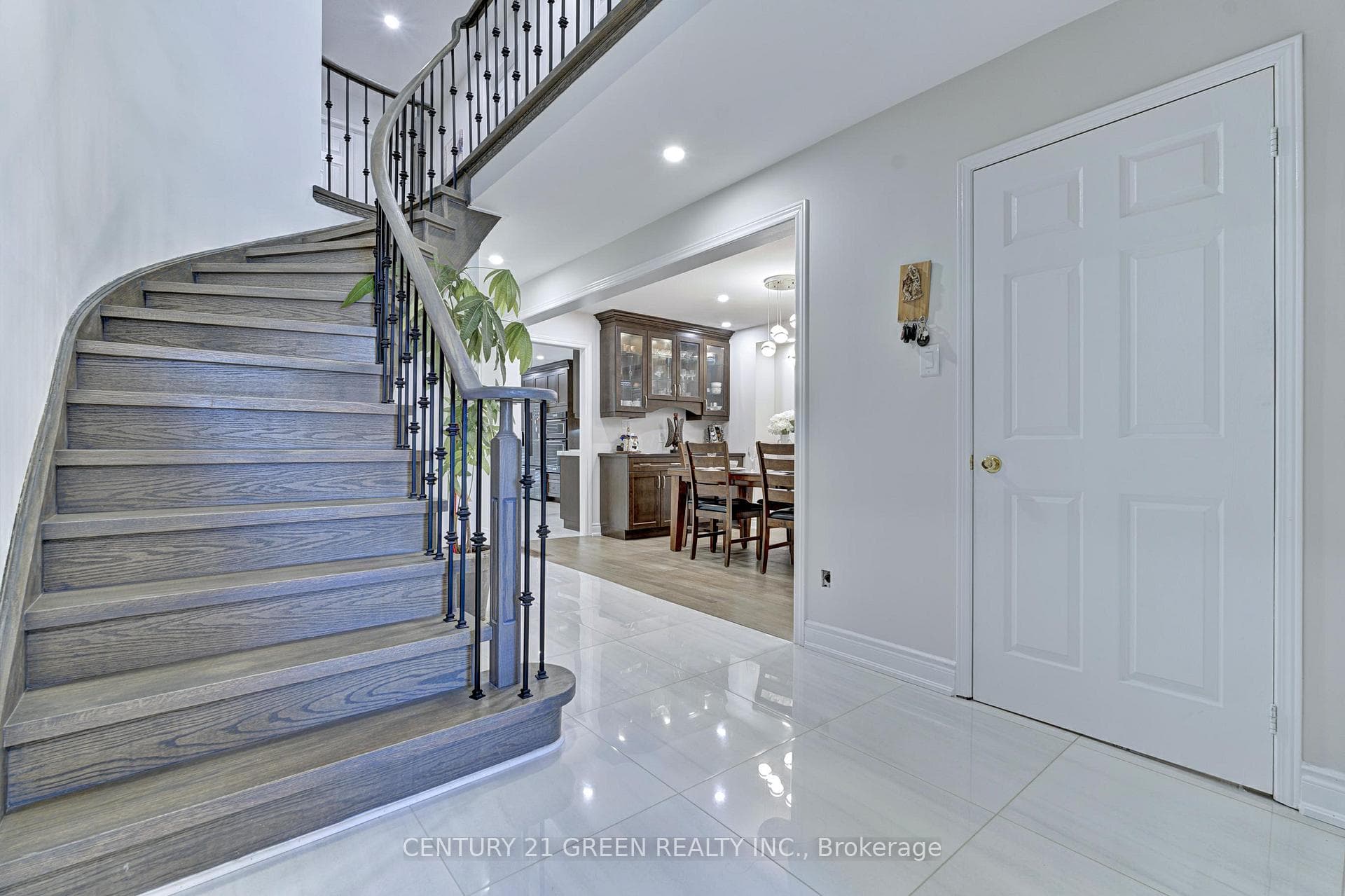 5952 Grossbeak Drive photo 2