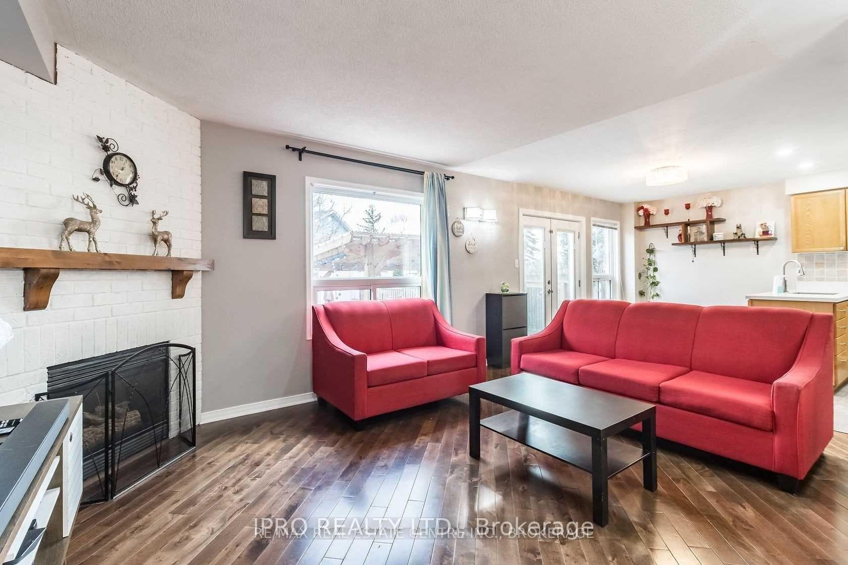 40 Muirland Crescent photo 8