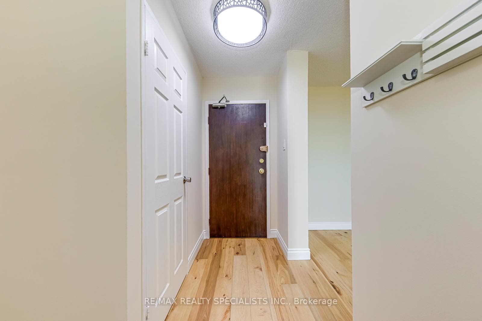 966 Inverhouse Drive Unit 405 photo 9