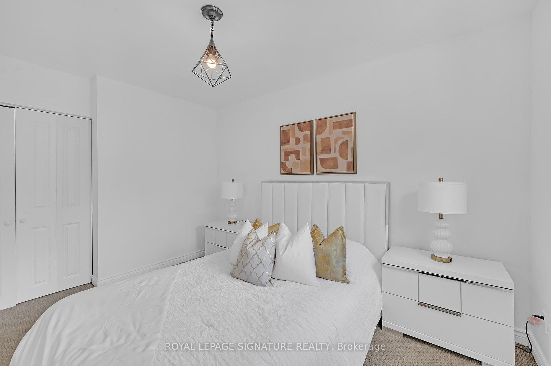 1306 Langdale Crescent photo 16