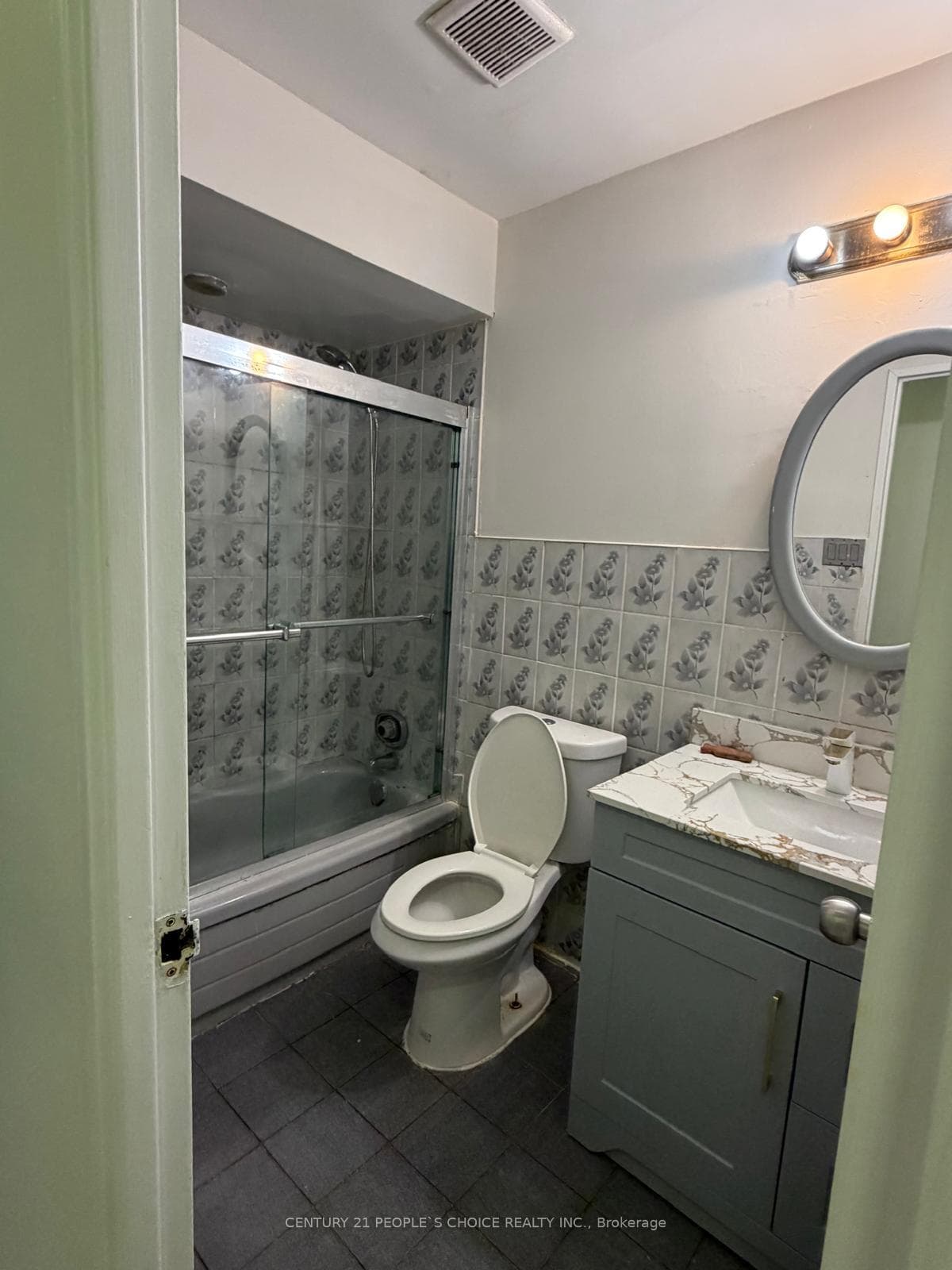 3533 Derry Road Unit 905 photo 25