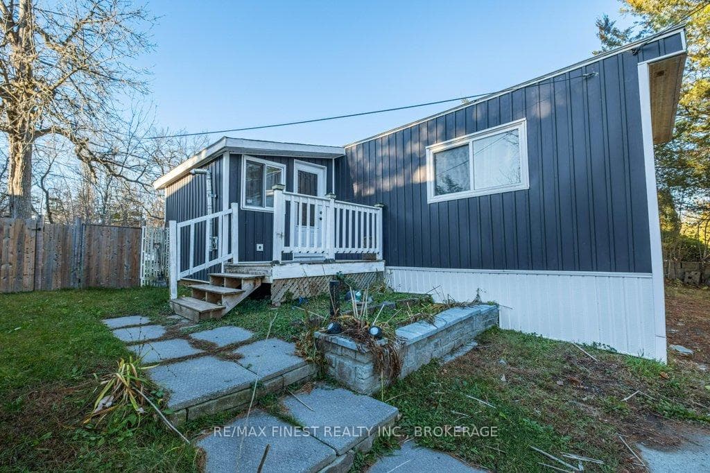 5633 Bath Road Unit 11 photo 2