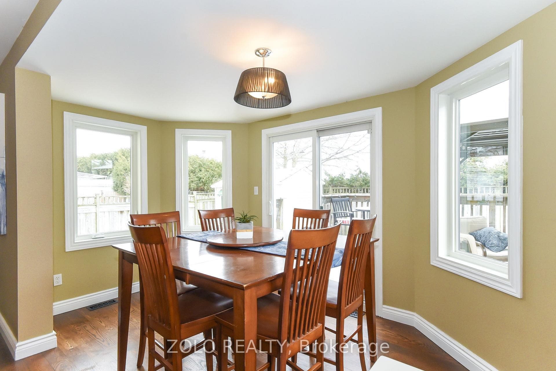 1392 Talcy Crescent photo 8