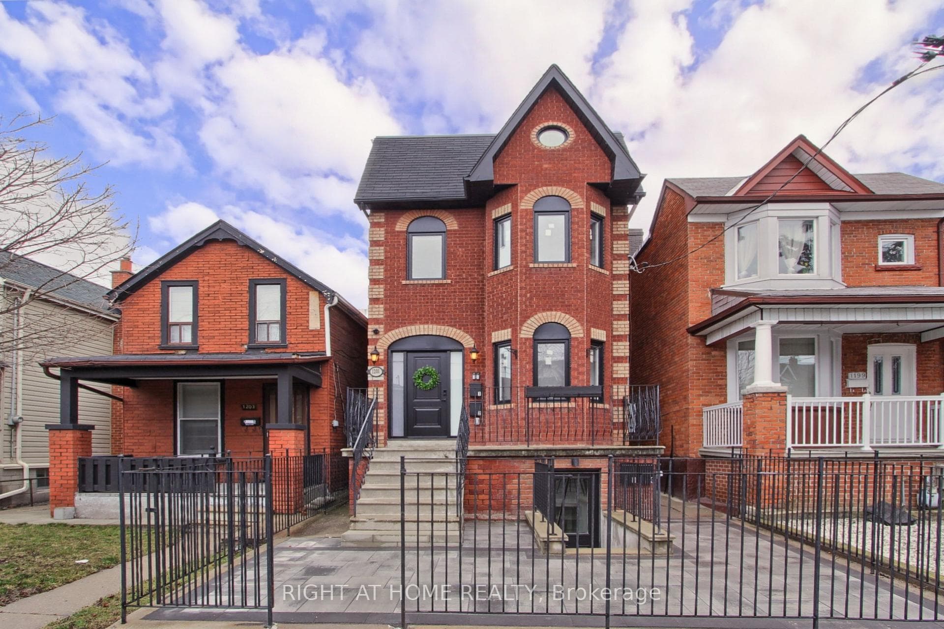 1201 Dovercourt Road Unit Unit 4 photo 1
