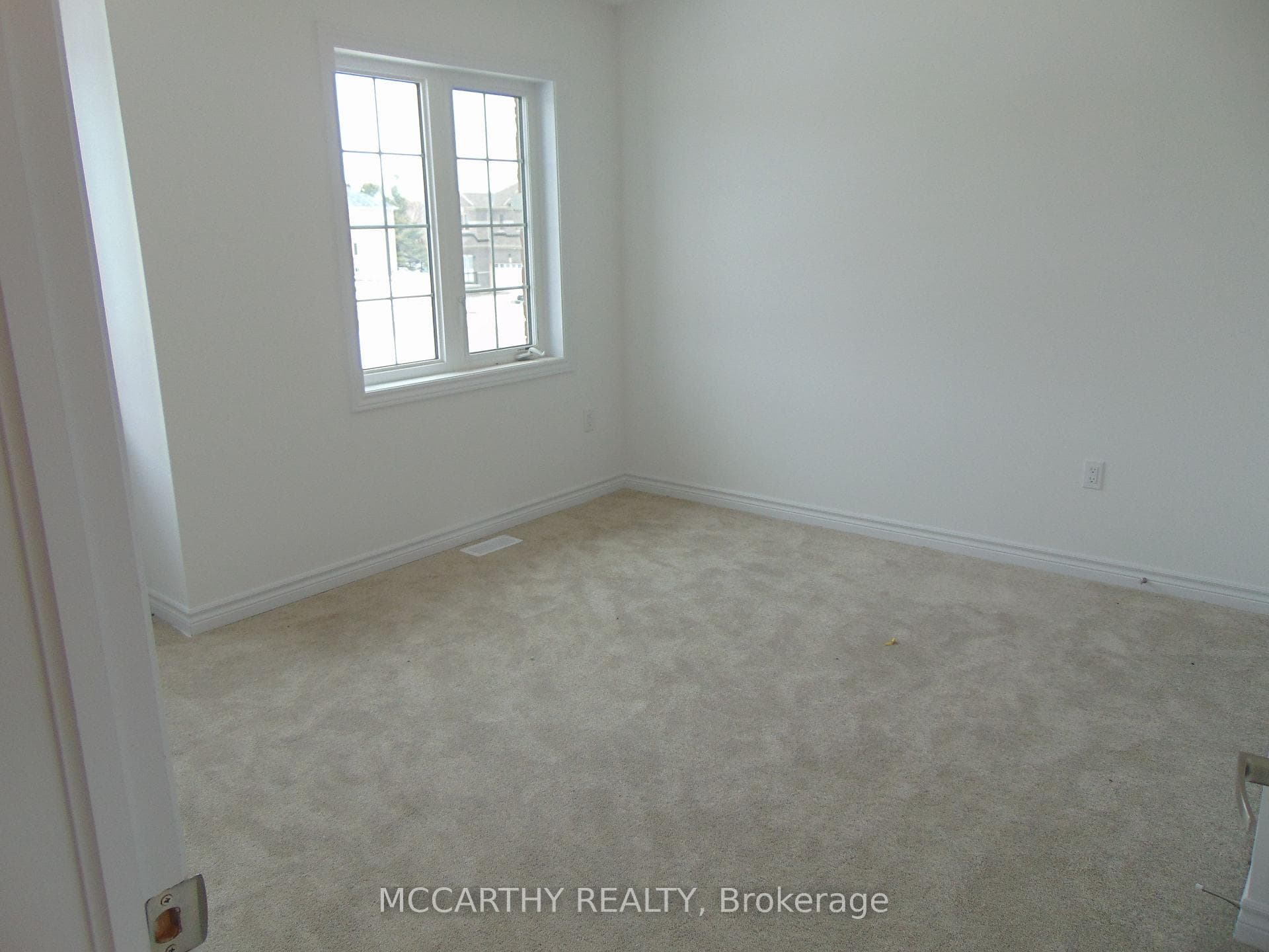 299 Ridley Crescent photo 12
