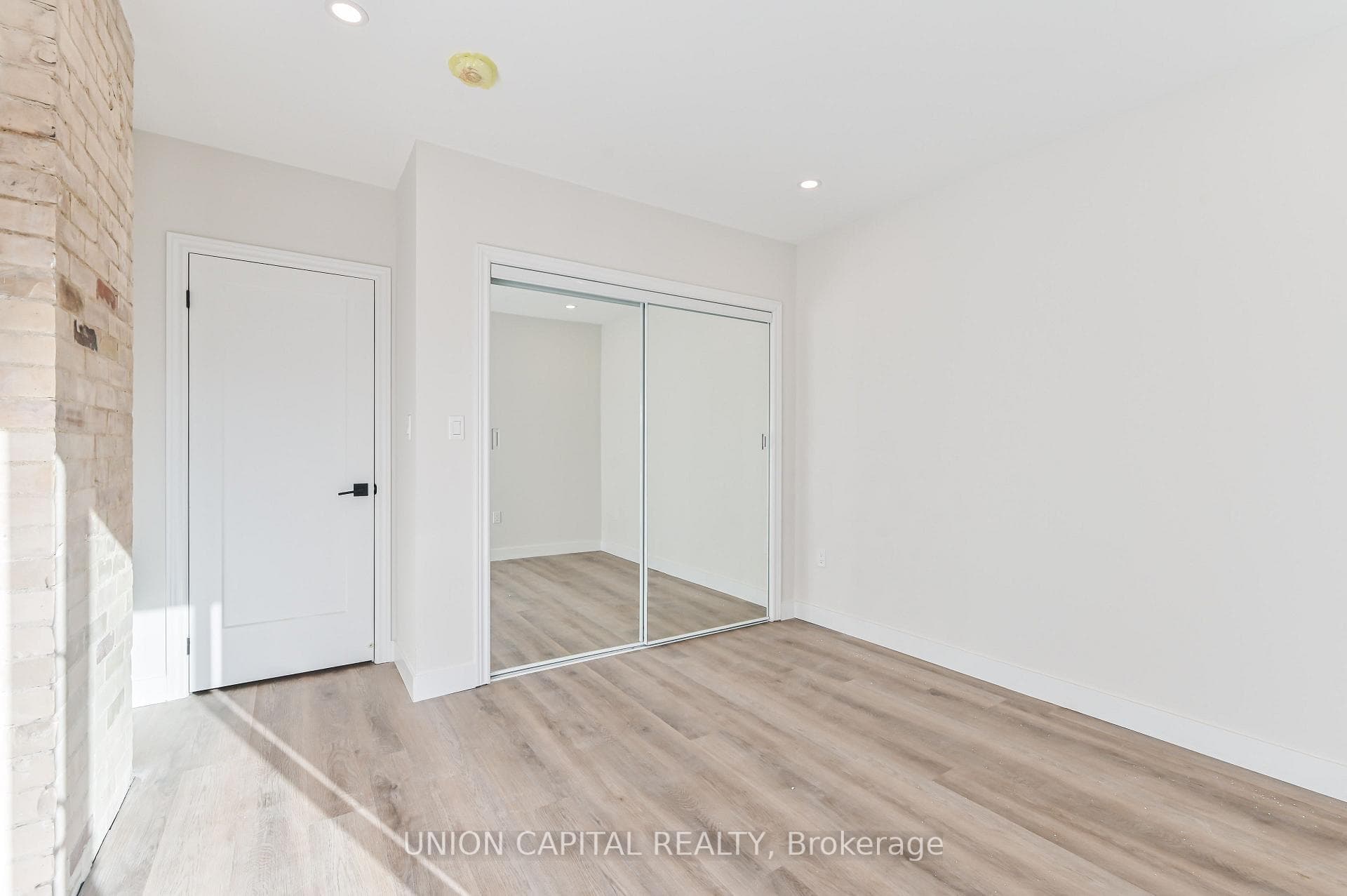 180 Broadview Avenue Unit 2 photo 7
