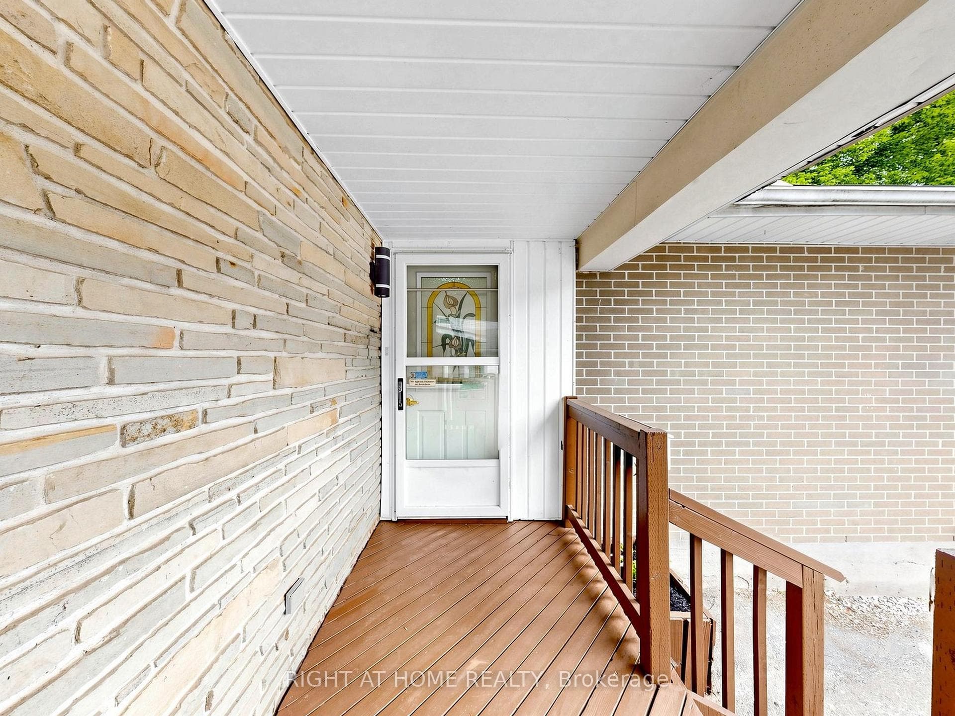 8 Caledonia Road photo 2