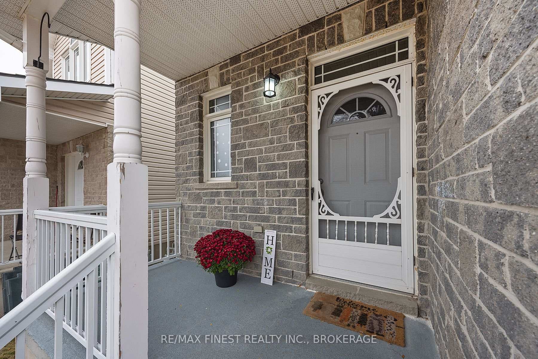 430 Laura Avenue photo 4
