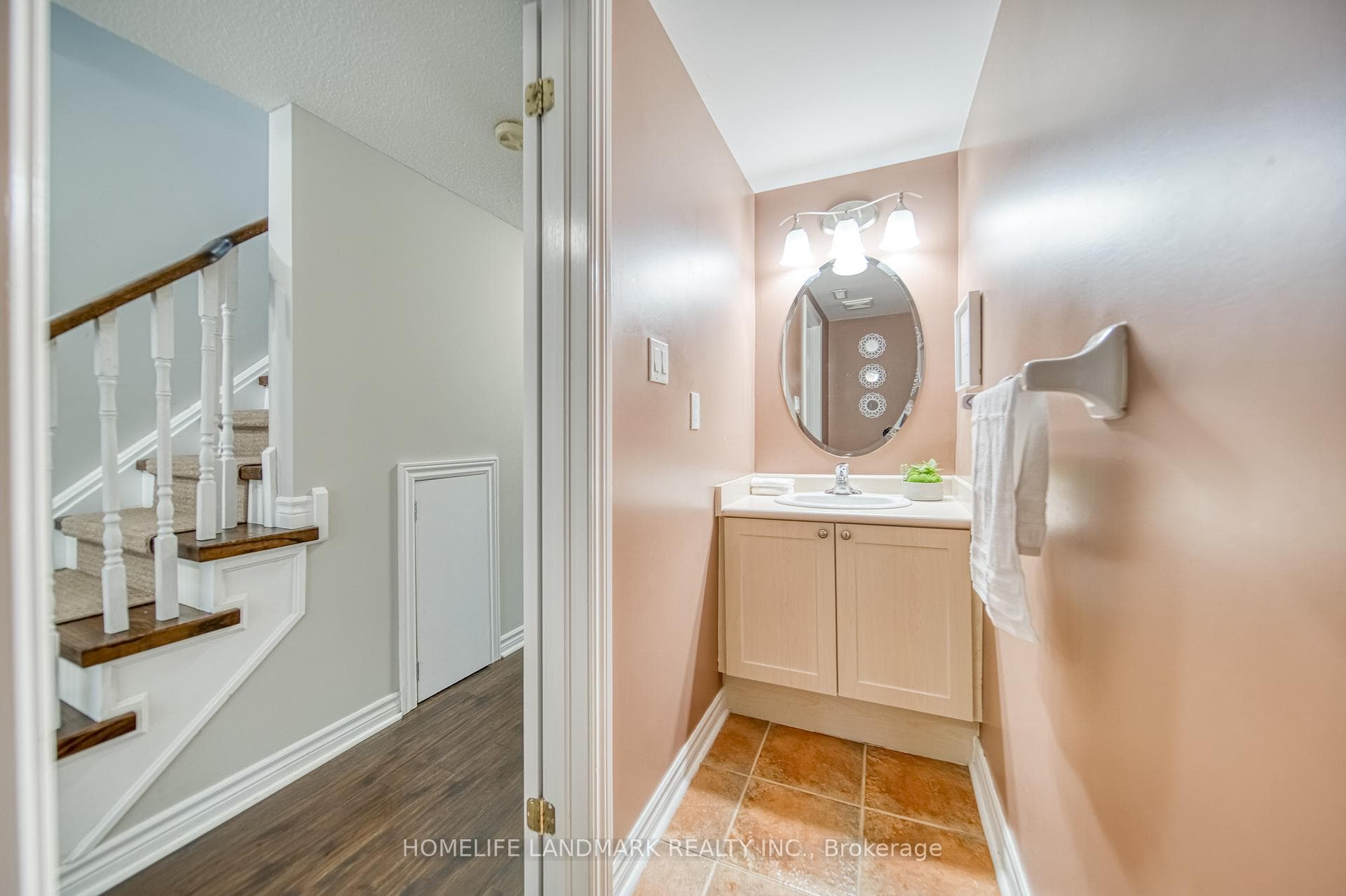 170 Gail Parks Crescent photo 21