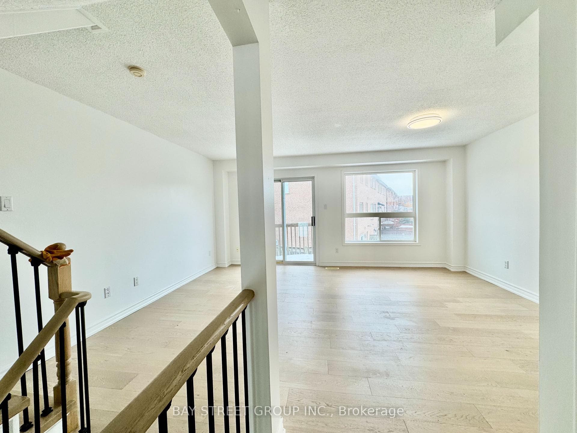 63 Lucena Crescent photo 5