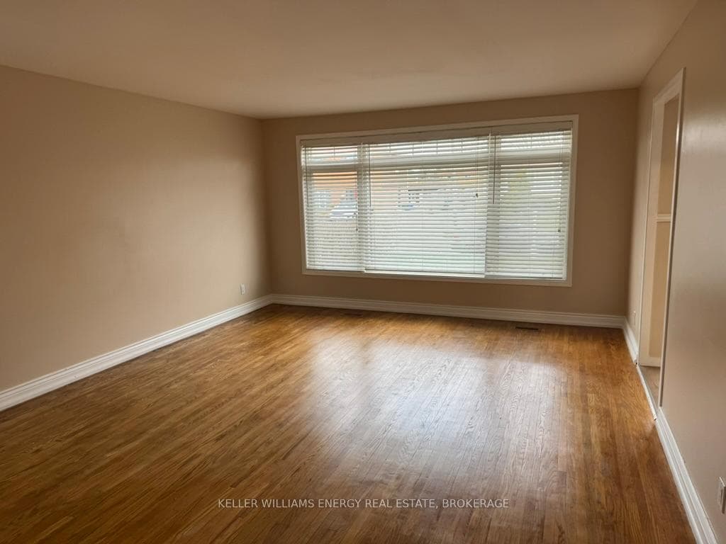 895 Antonio Street Unit Upper photo 3