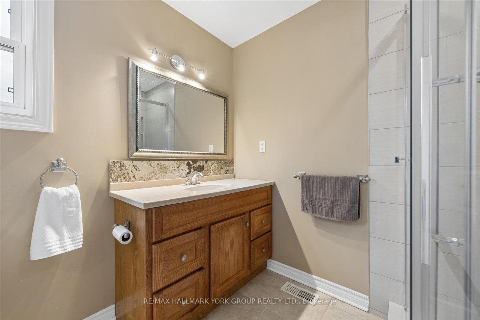 168 Irving Drive photo 25