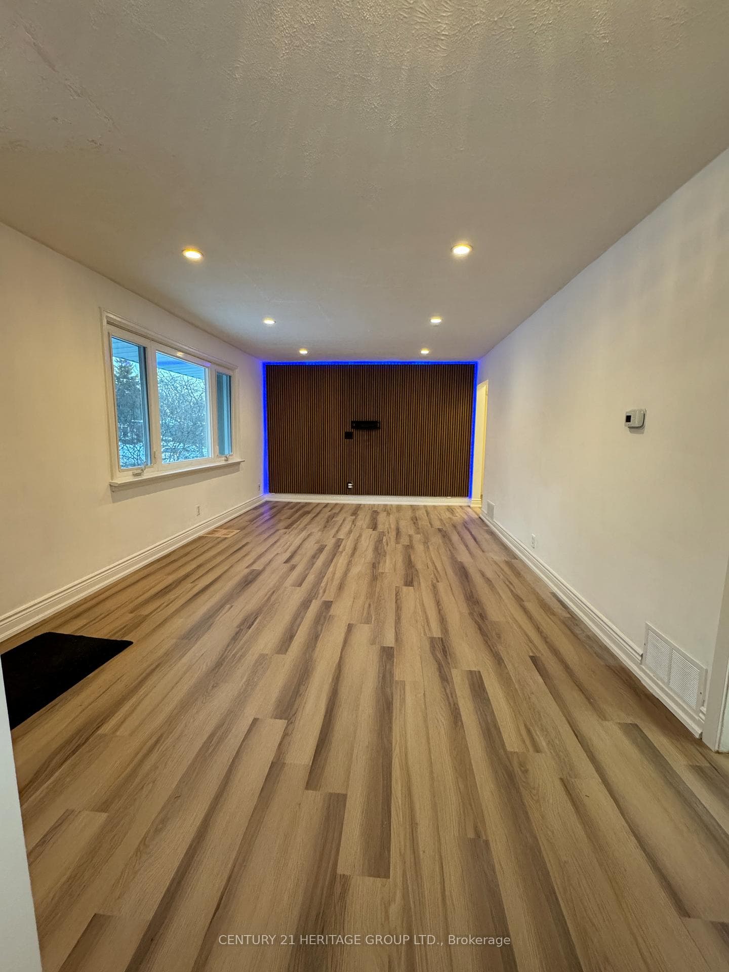 119 Nipigon Avenue Unit Main photo 1